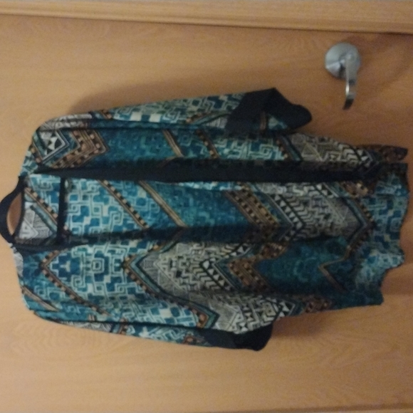 Green Flare armed Kimono - Picture 1 of 3